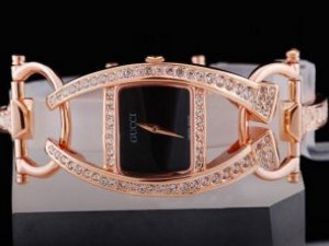 Replica Gucci Watch Chiodo Square Special Design Full Rose Gold Diamond Bezel Full Rose Gold Diamond