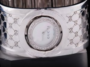 Replica Gucci Watch Classic Fashional Design 2008 Diamond Bezel with White Dial Lady Model
