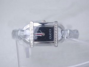 Replica Gucci Watch Classic Fashional Design Diamond Case with Black Dial