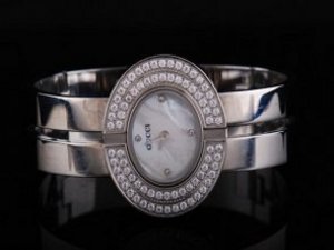Replica Gucci Watch Classic Fashional Design Full Diamond Case with White Dial