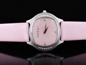 Replica Gucci Watch Ful Pink Silver Bezel with Diamond Case